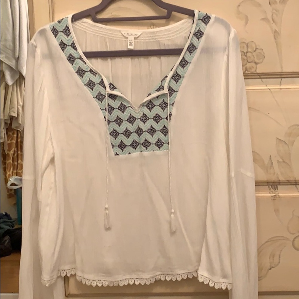 Aeropostale blouse with lace and stitch detailing